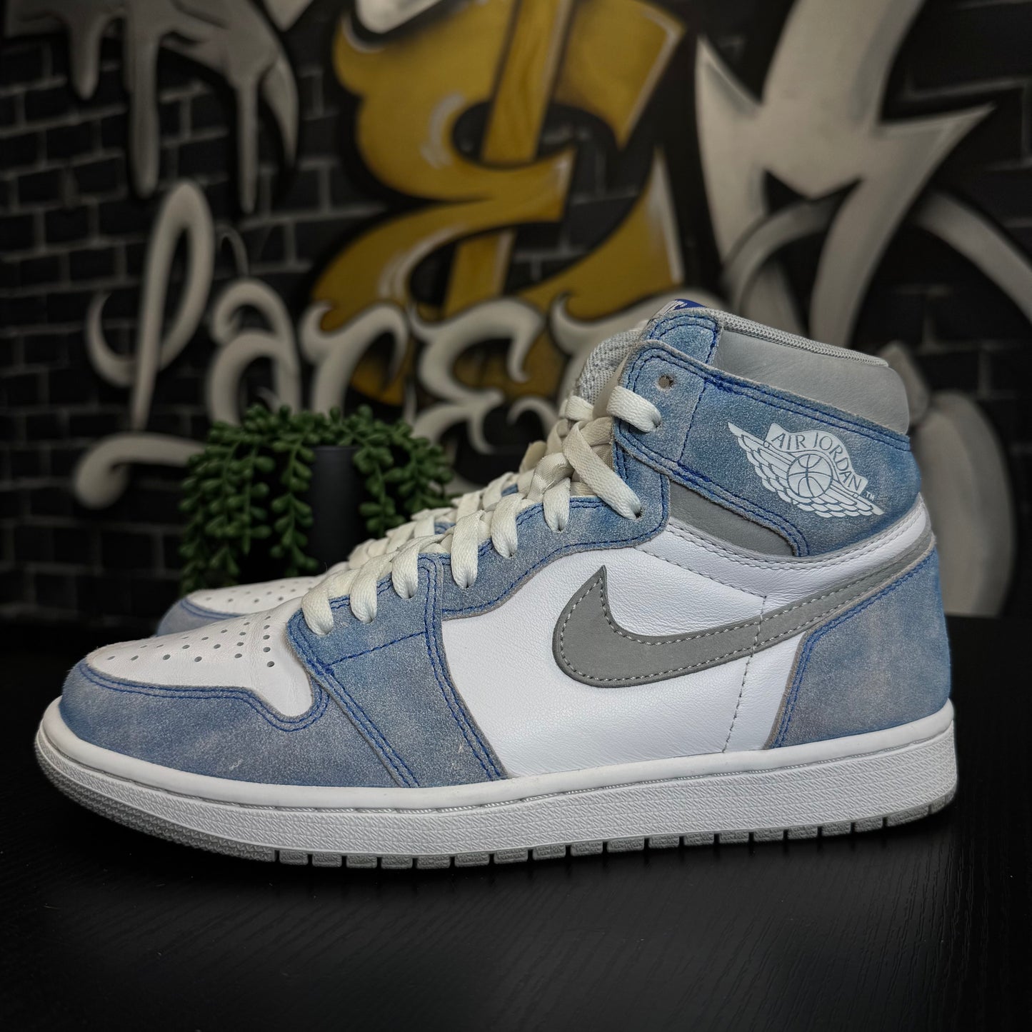 Jordan 1 High Hyper Royal