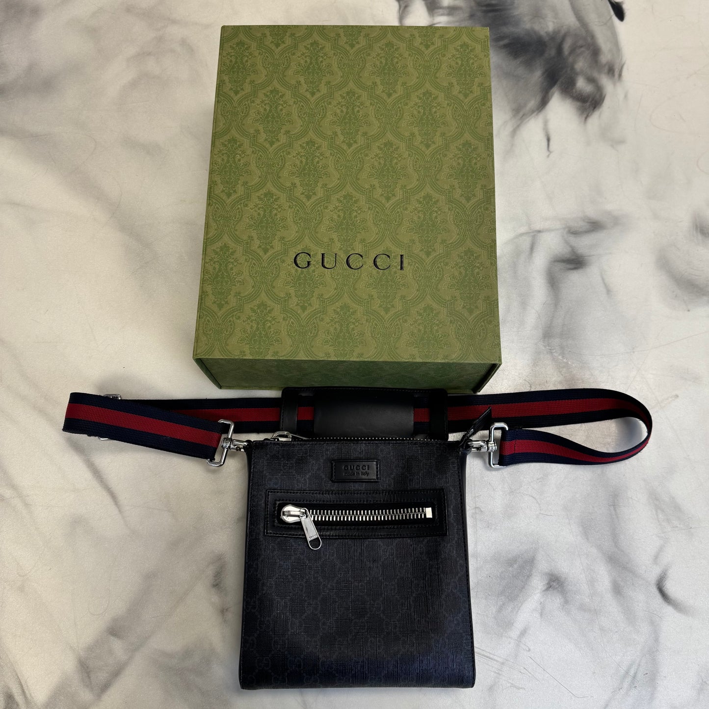 Gucci GG Supreme Messenger Bag Black