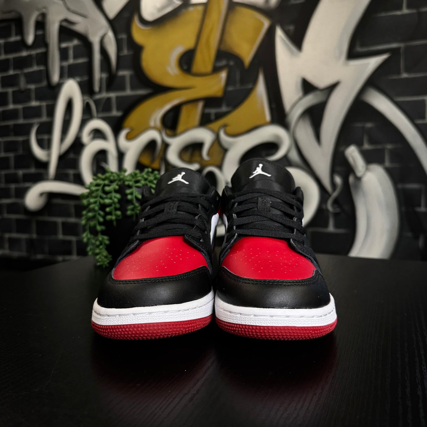 Jordan 1 Low Bred Toe