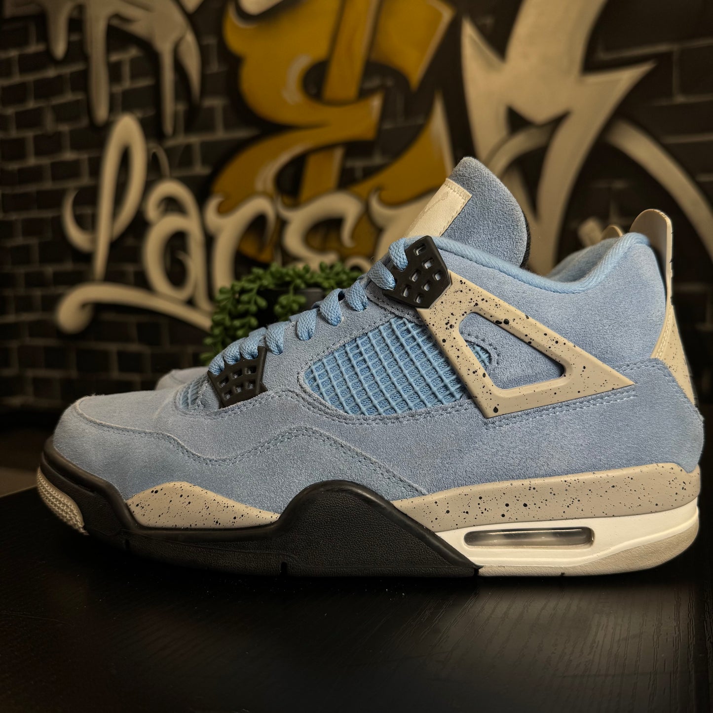 Jordan 4 University Blue