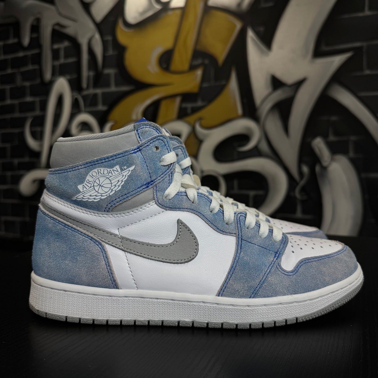 Jordan 1 High Hyper Royal
