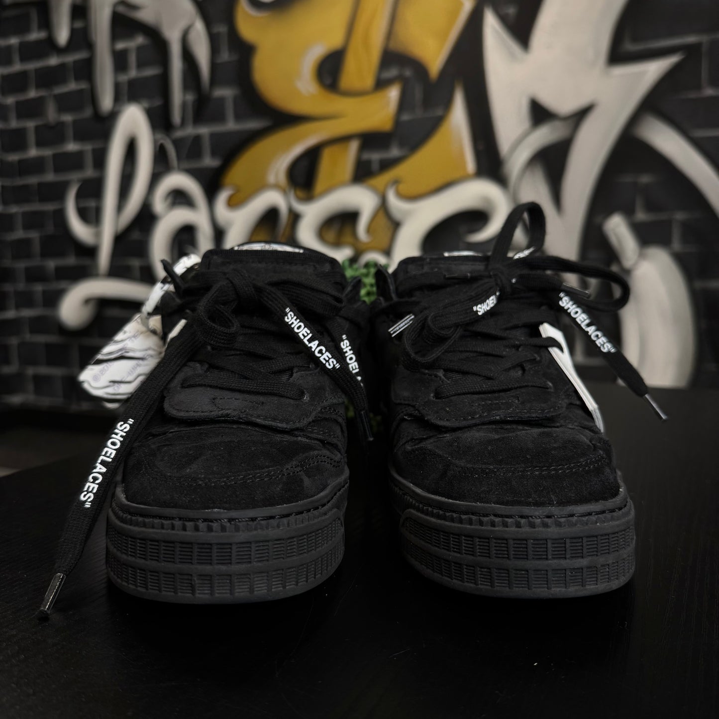 Off White Floating Arrow Black/White