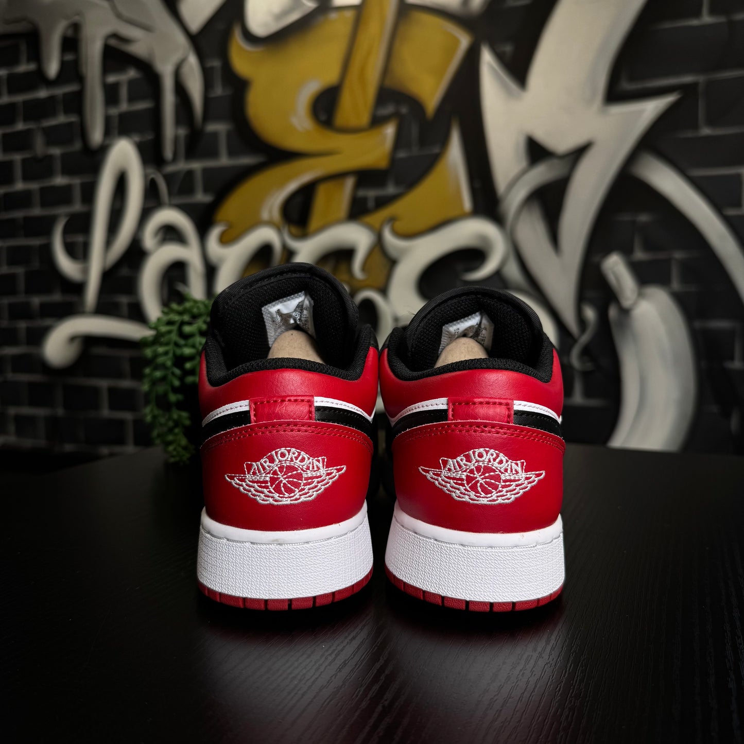 Jordan 1 Low Bred Toe