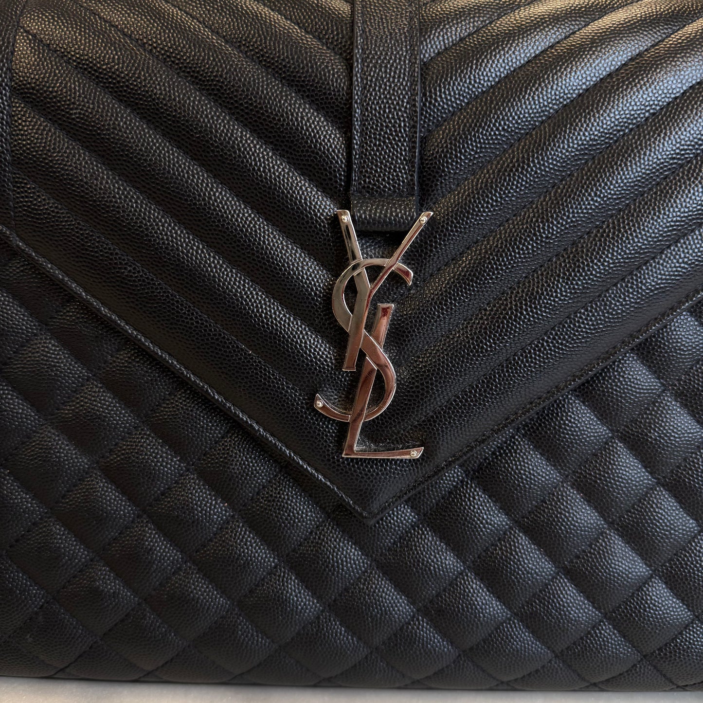 Saint-Laurent Envelope Medium Quilted Textured-Leather Shoulder Bag Black/Silver