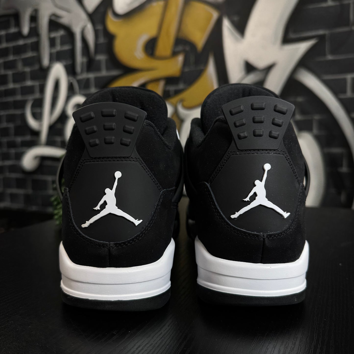 Jordan 4 White Thunder
