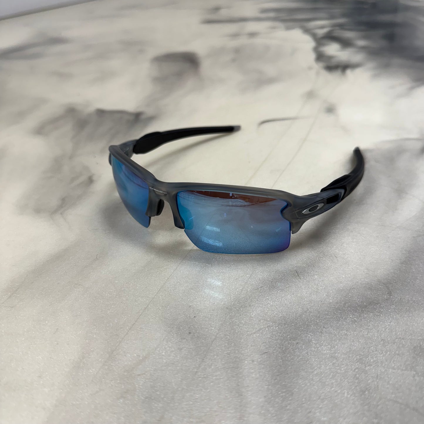 Oakley Flak 2.0 Blue Lenses Grey