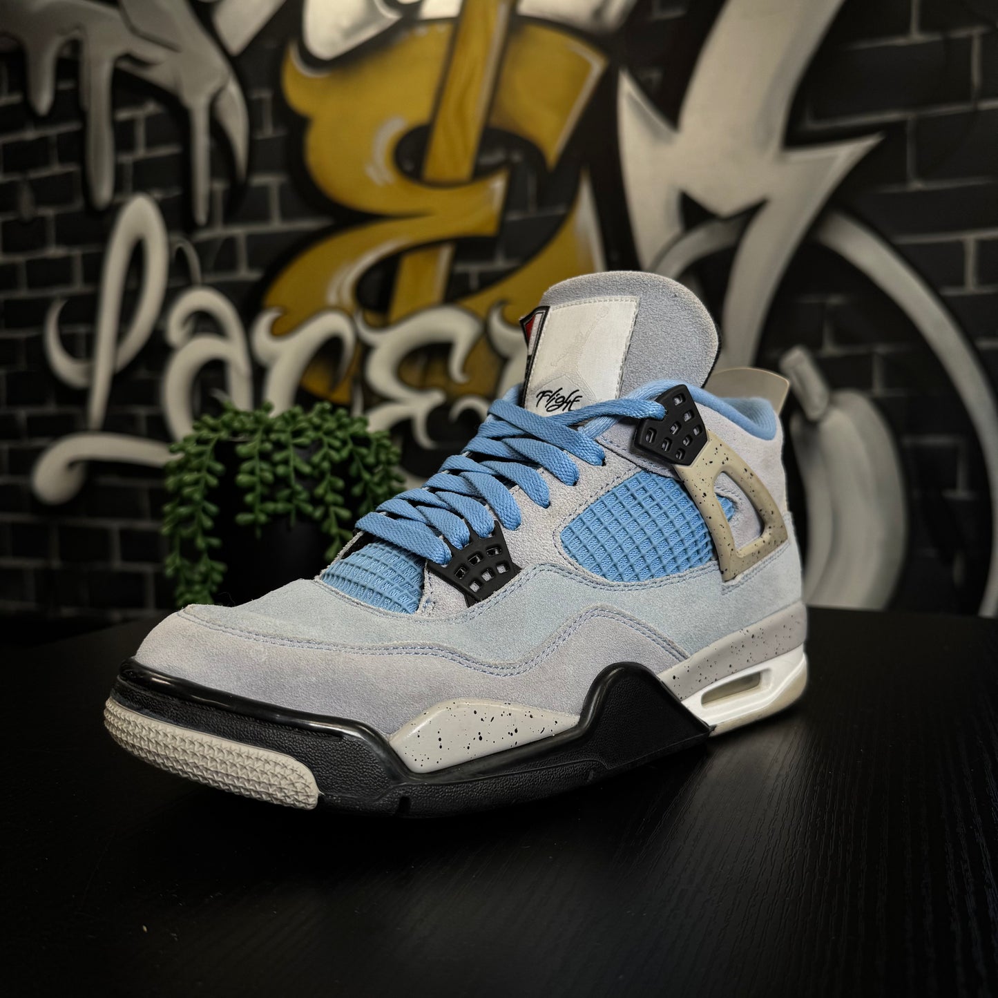 Jordan 4 University Blue