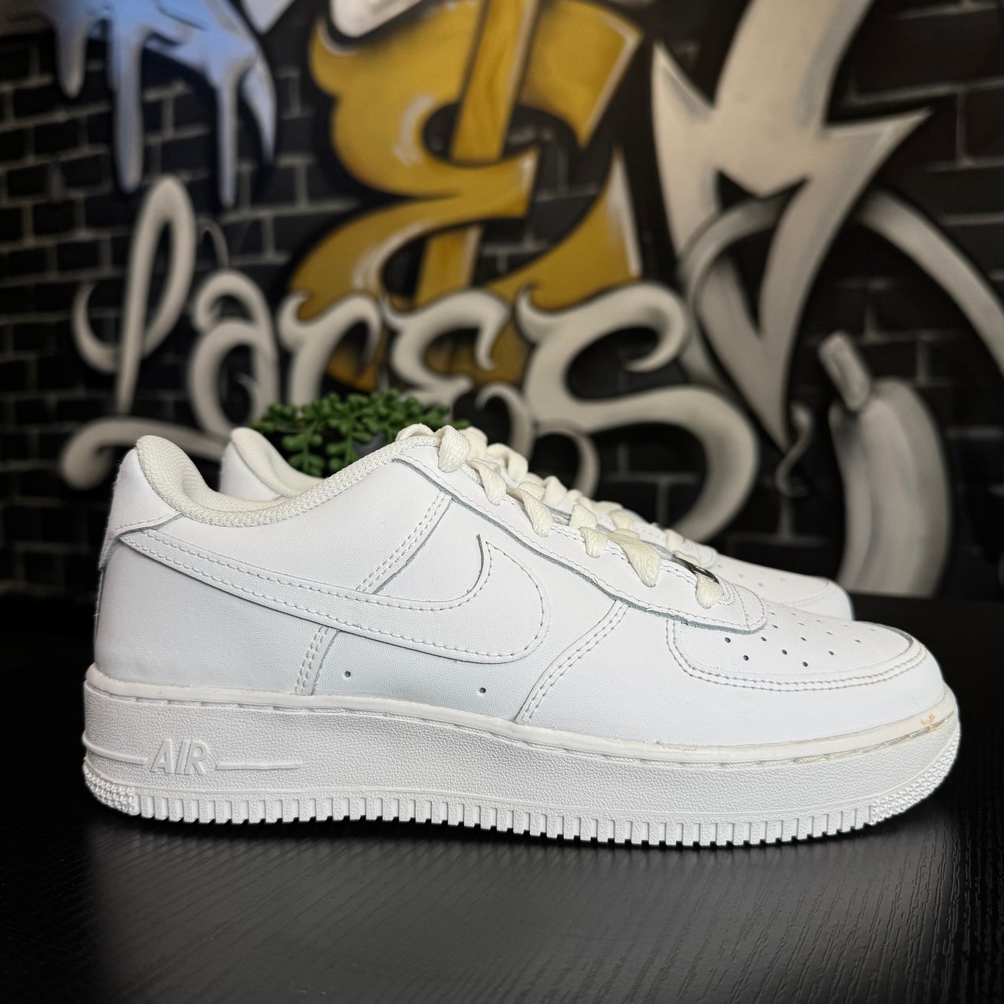 Nike Air Force 1 LE