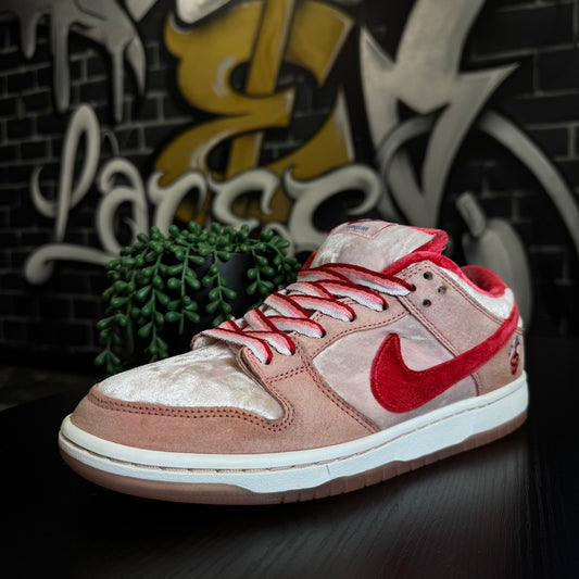 Nike SB Dunk Low StrangeLove