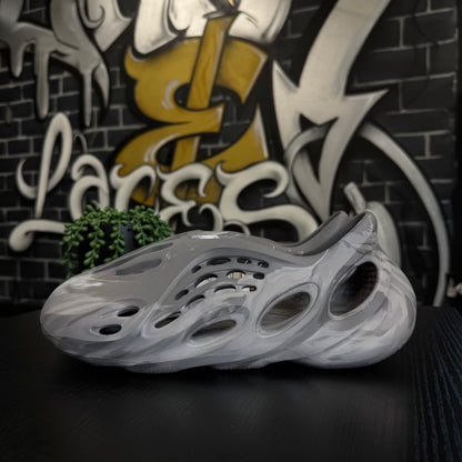 Yeezy Foam RNR MX Granite