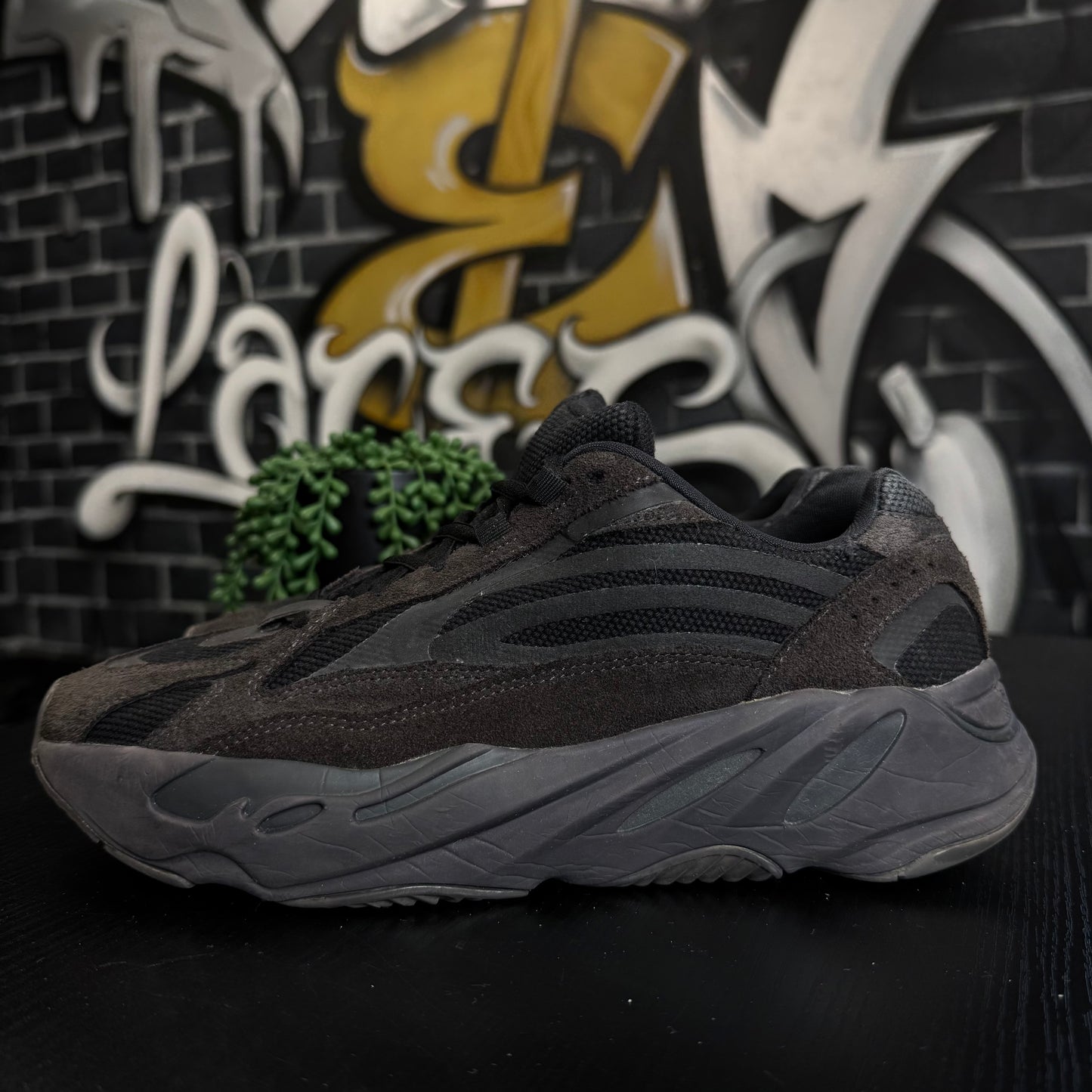 Yeezy 700 V2 Vanta