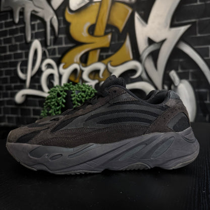 Yeezy 700 V2 Vanta