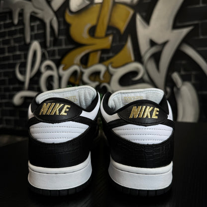 Nike SB Dunk Low Supreme Stars Black