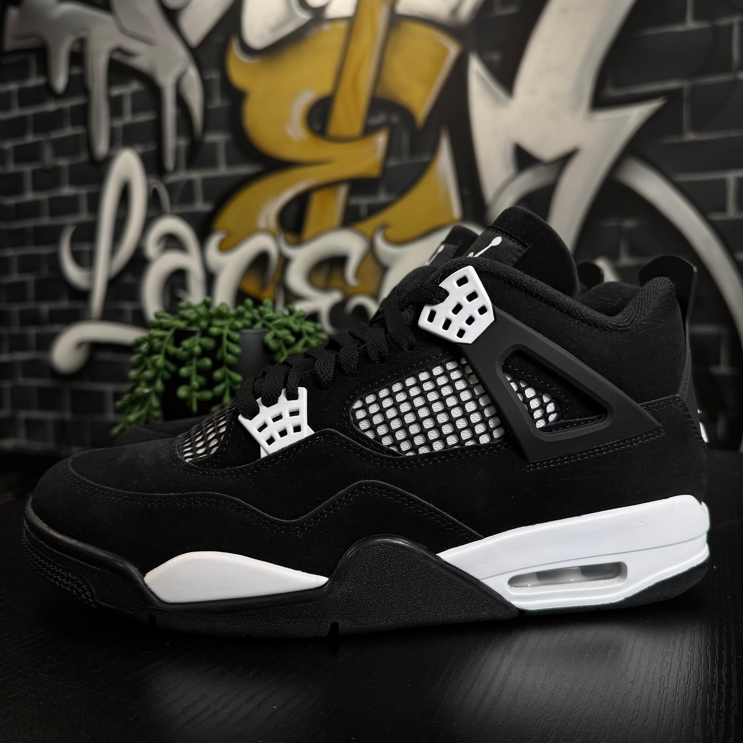 Jordan 4 White Thunder