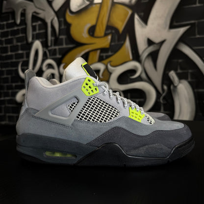 Jordan 4 SE 95 Neon