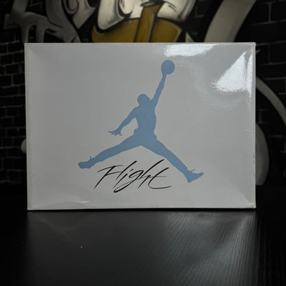Jordan 4 University Blue