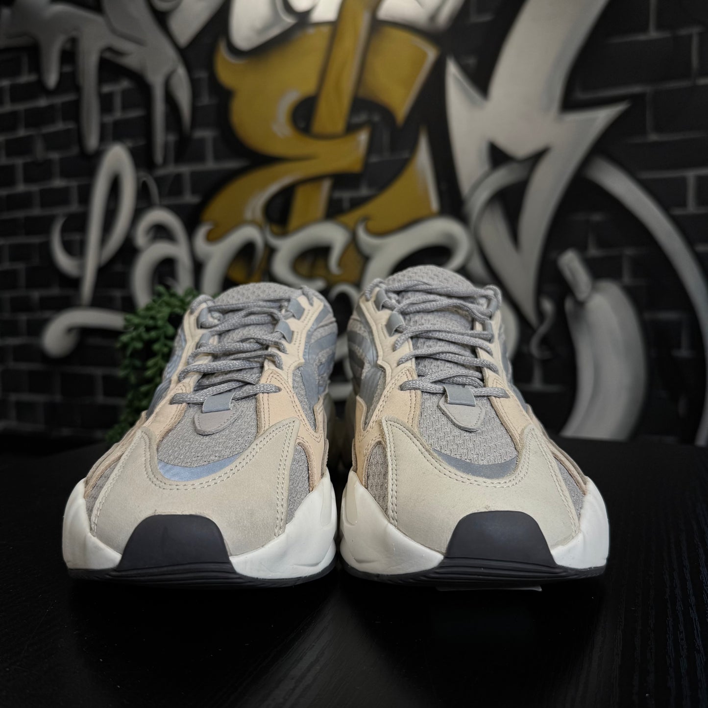 Yeezy 700 V2 Cream