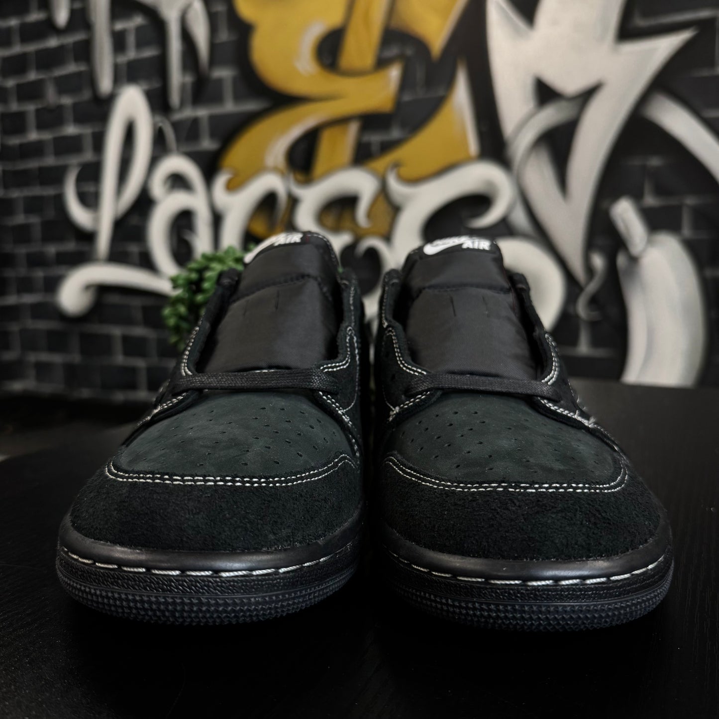 Jordan 1 Low Travis Scott Phantom