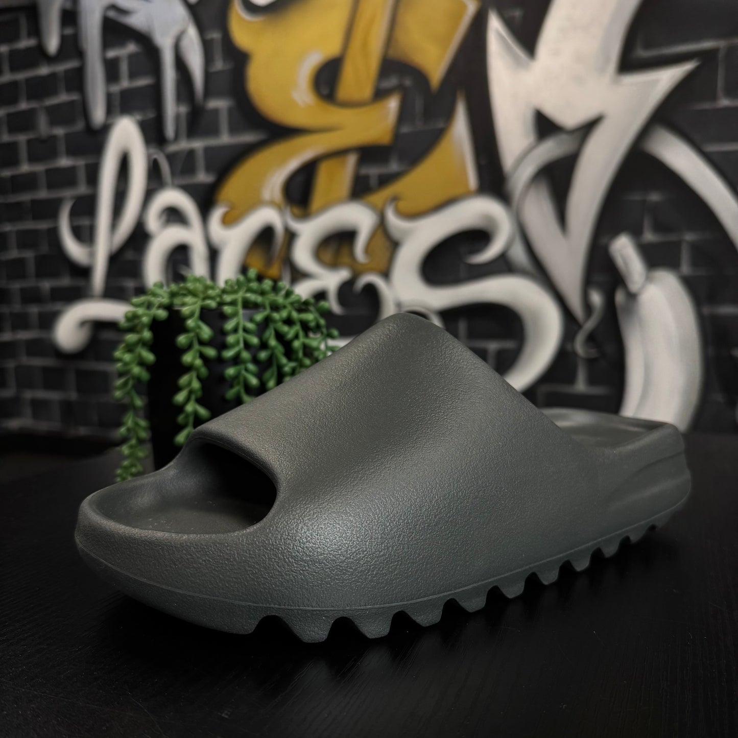 Yeezy Slide Dark Onyx
