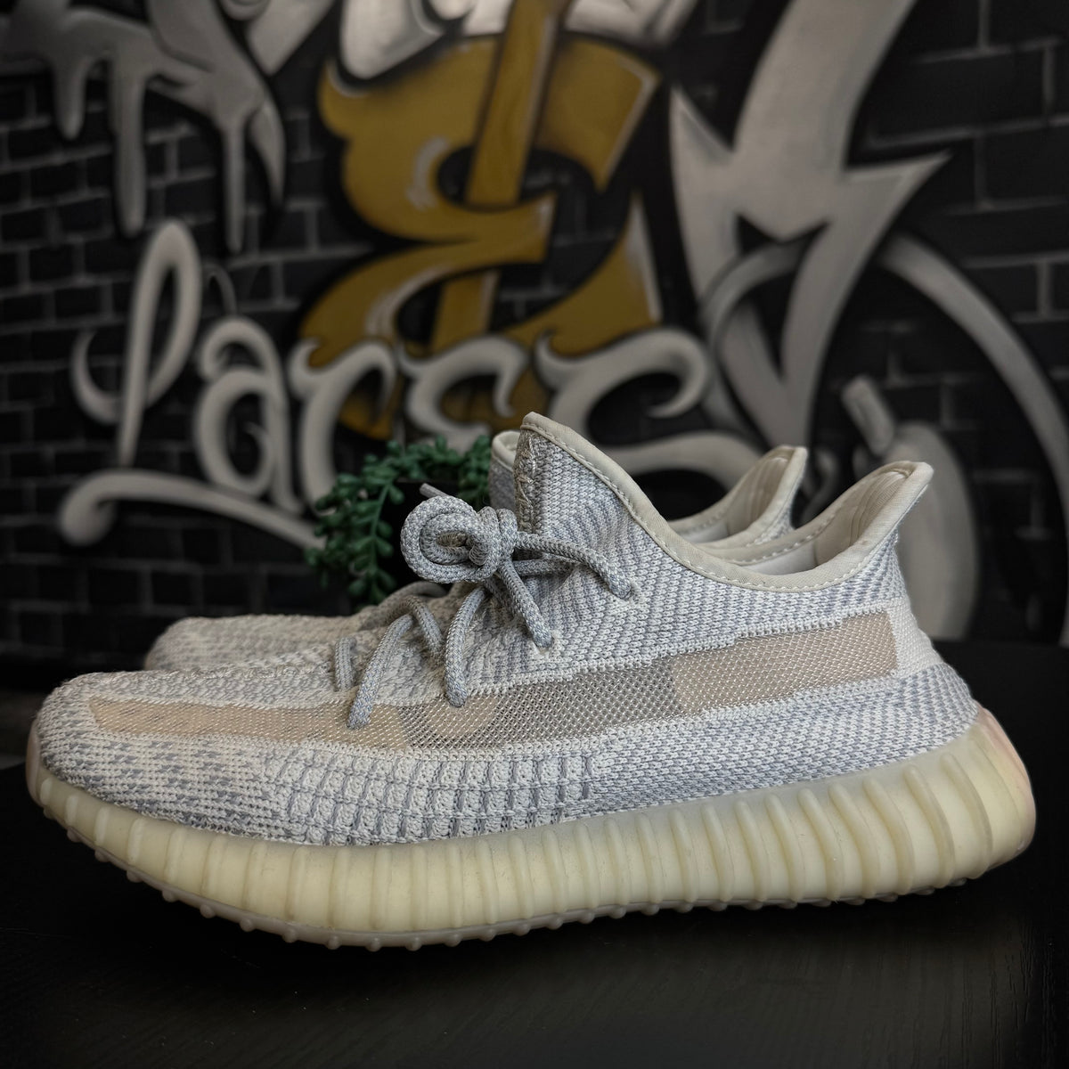 Yeezy 350 V2 Lundmark