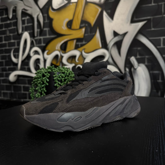 Yeezy 700 V2 Vanta