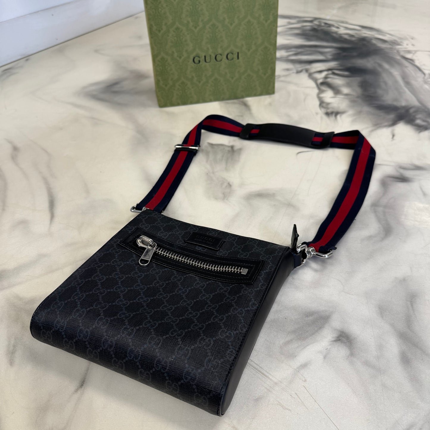 Gucci GG Supreme Messenger Bag Black
