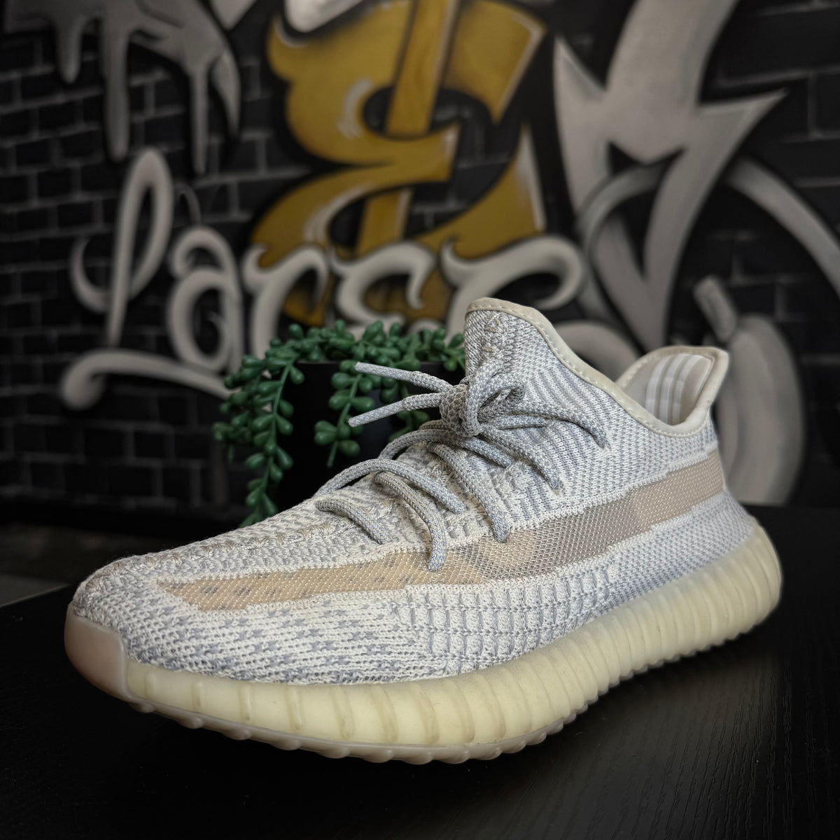 Yeezy 350 V2 Lundmark
