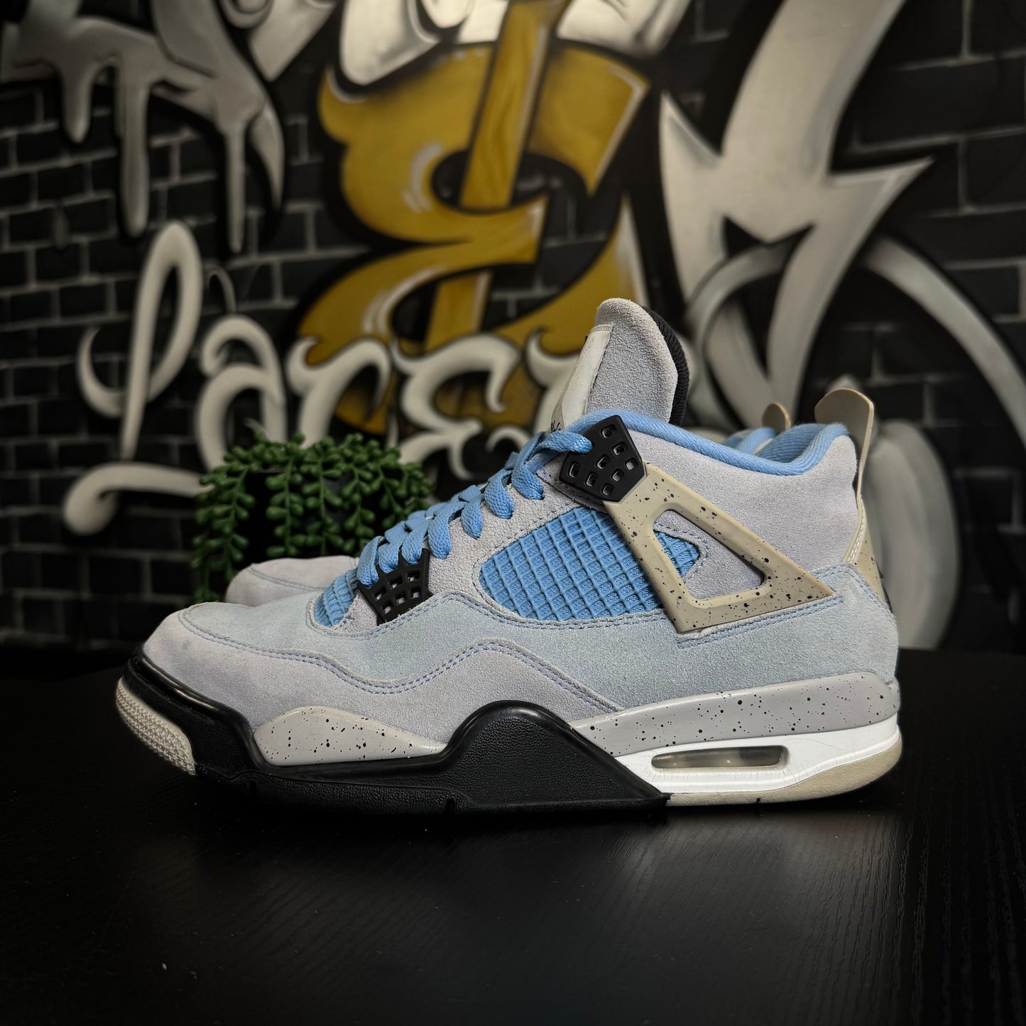 Jordan 4 University Blue