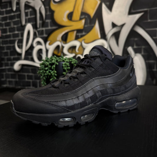 Nike Air Max 95 Triple Black