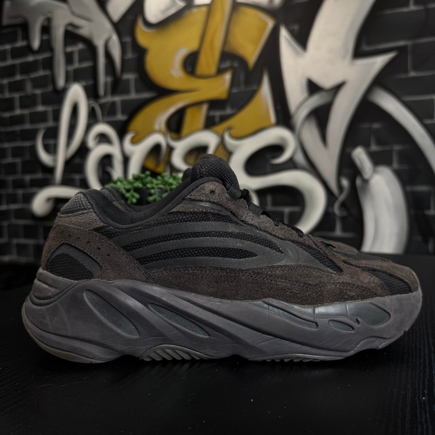 Yeezy 700 V2 Vanta