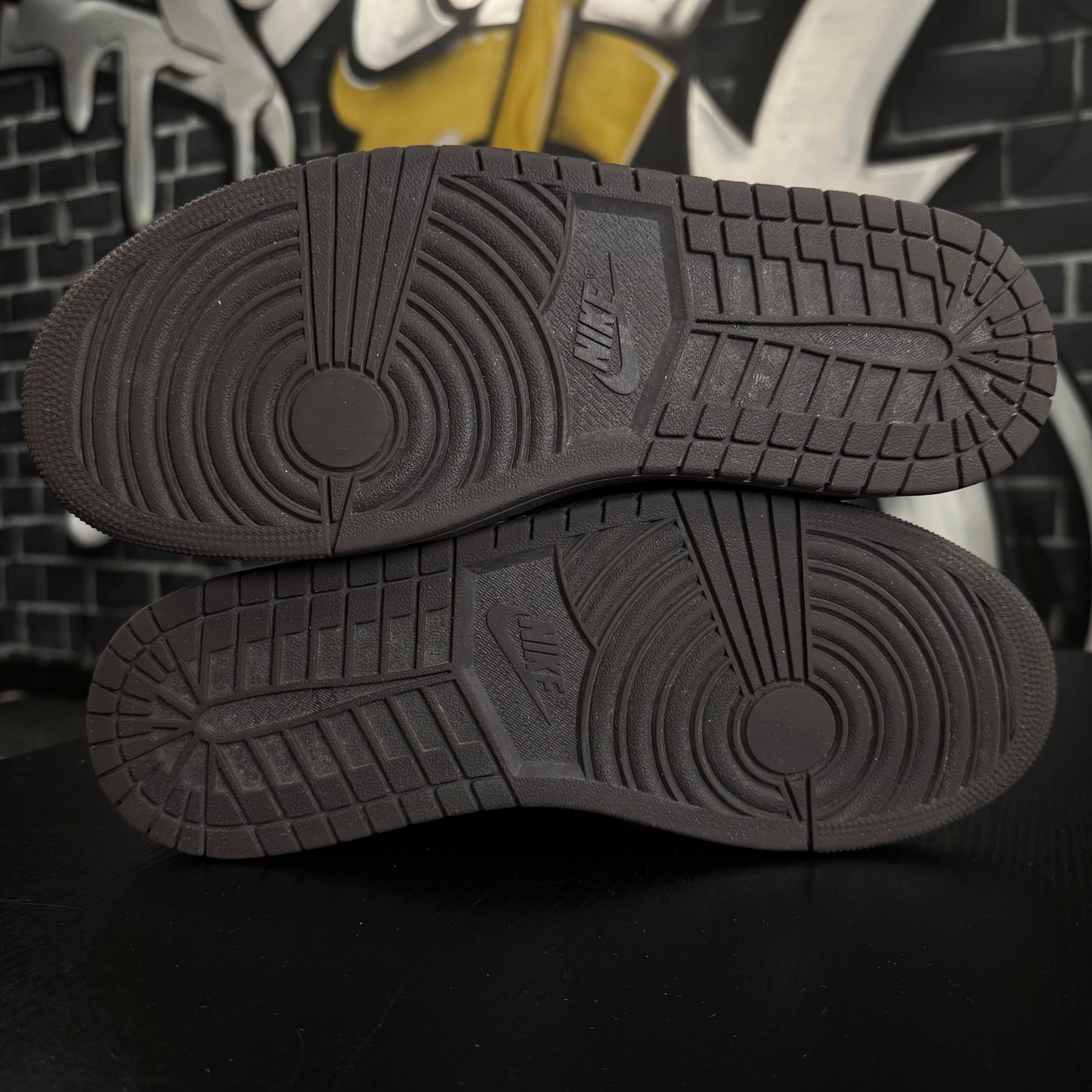 Jordan 1 Low Travis Scott Velvet Brown