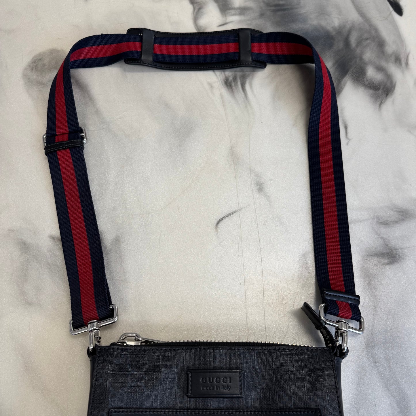 Gucci GG Supreme Messenger Bag Black