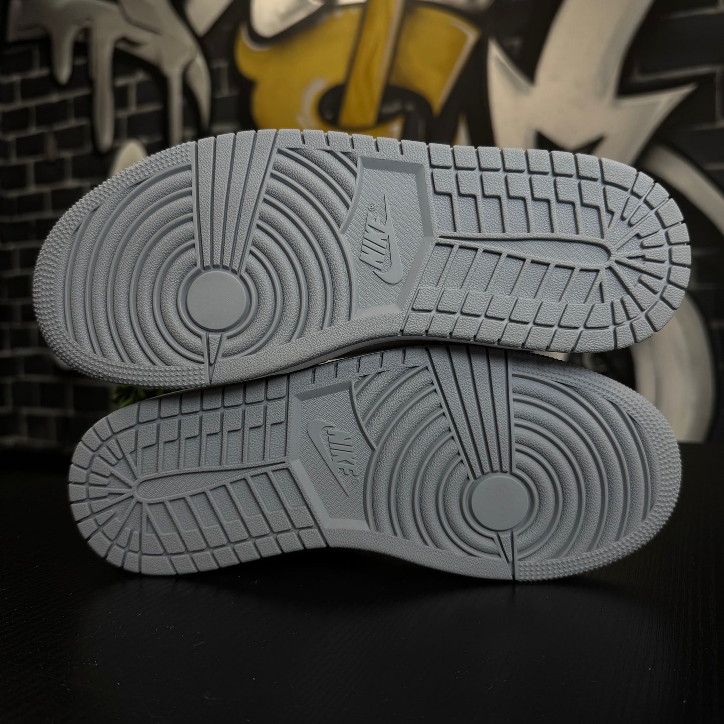 Jordan 1 Mid Stealth Grey