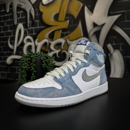 Jordan 1 High Hyper Royal