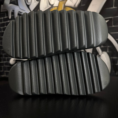 Yeezy Slide Dark Onyx