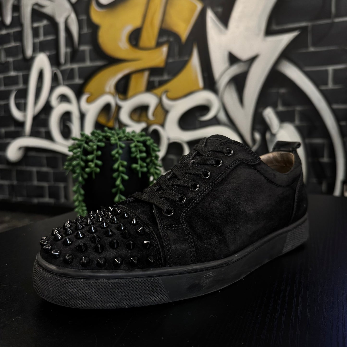 Louboutin Louis Junior Spikes Low Suede Black