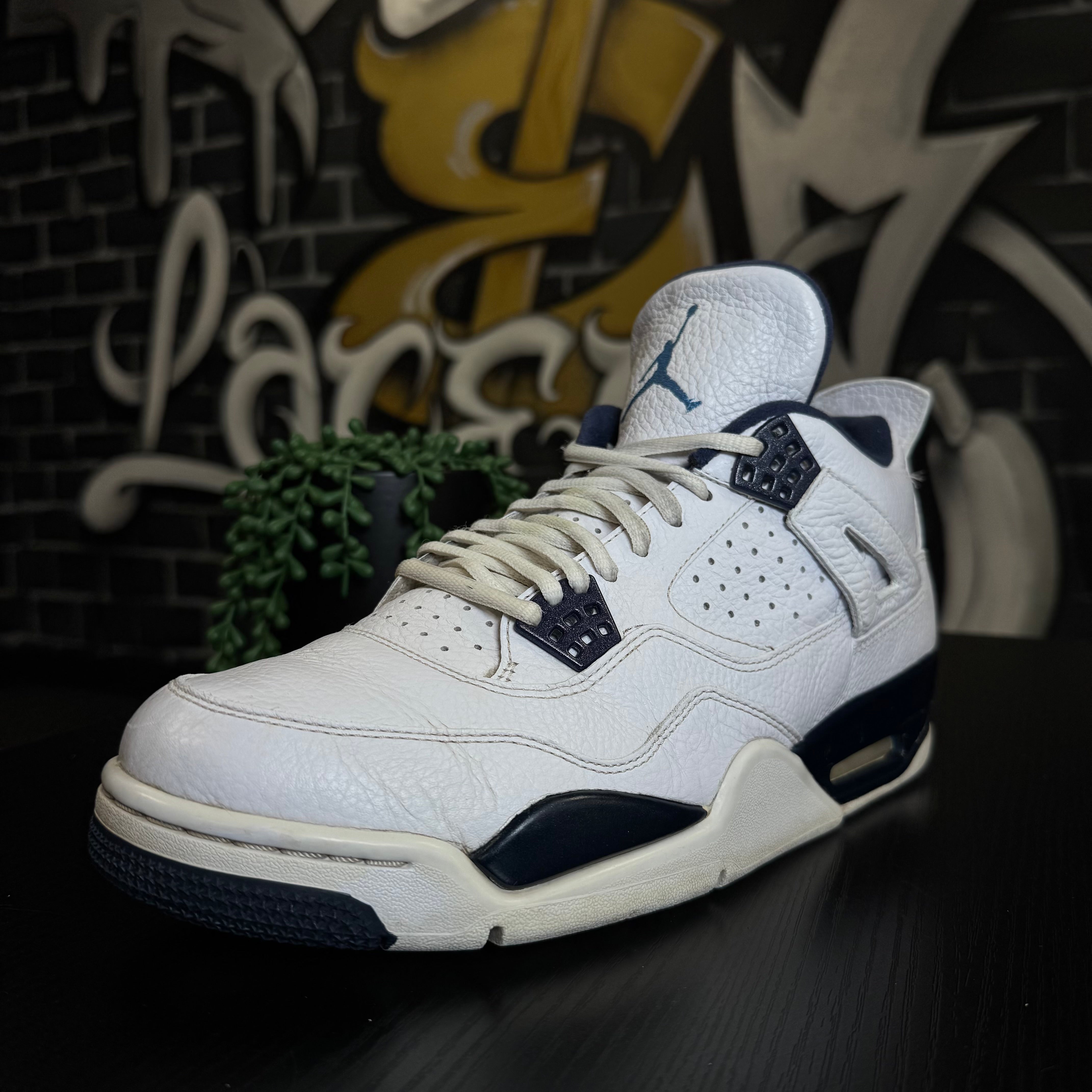 Jordan 4 Columbia – Lines & Laces