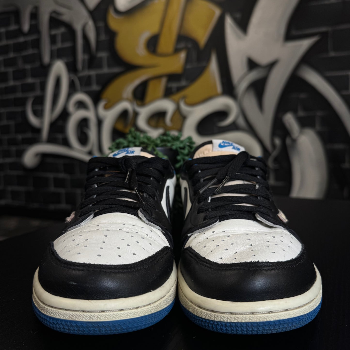 Jordan 1 Low Travis Scott X Fragment