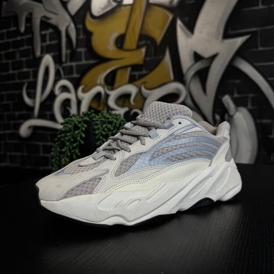 Yeezy 700 V2 Static