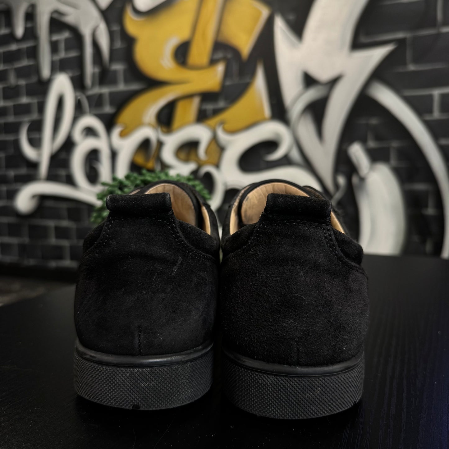 Louboutin Louis Junior Spikes Low Suede Black