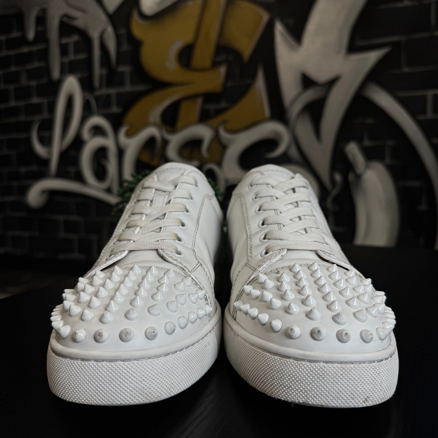 Louboutin Louis Junior Spikes Low White