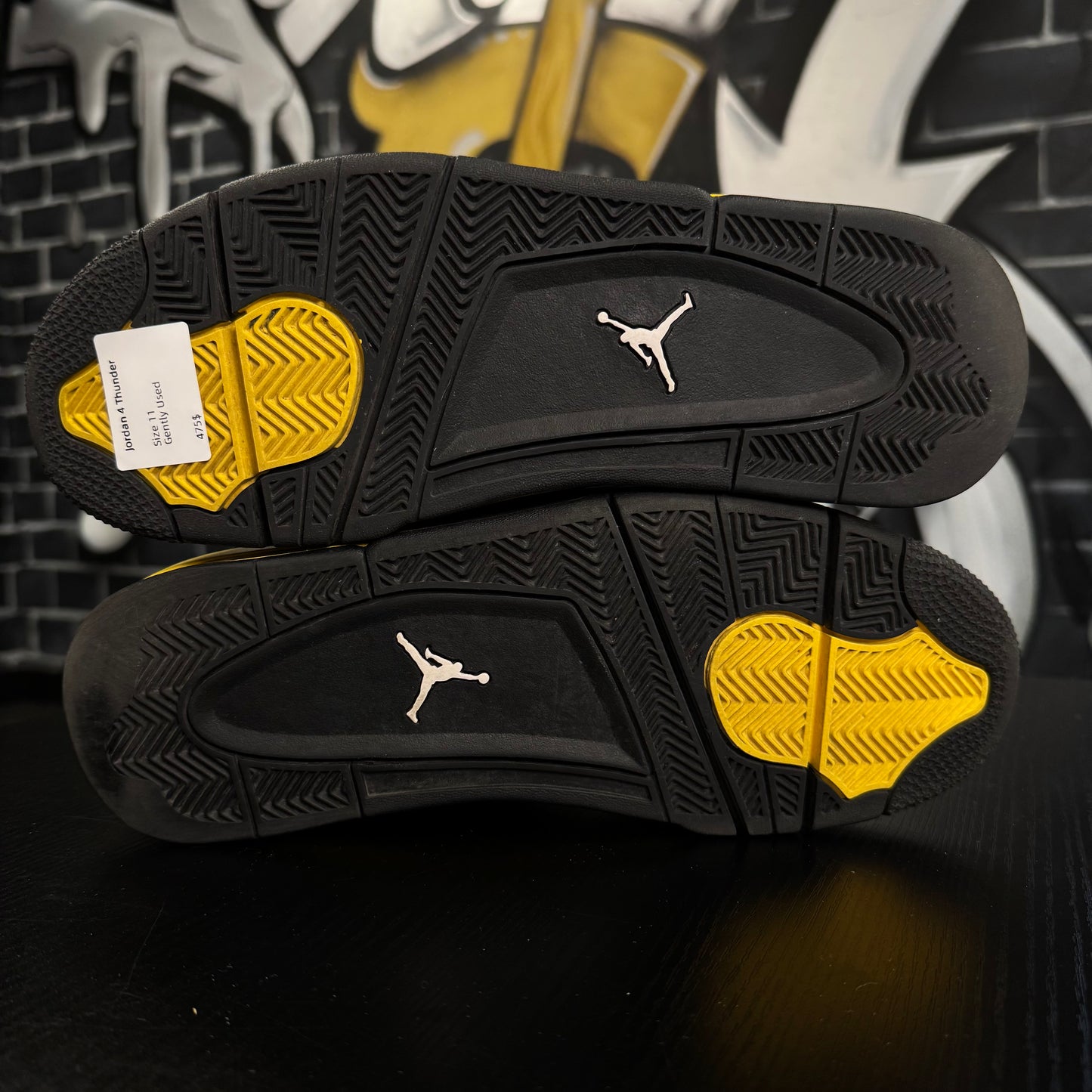 Jordan 4 Thunder