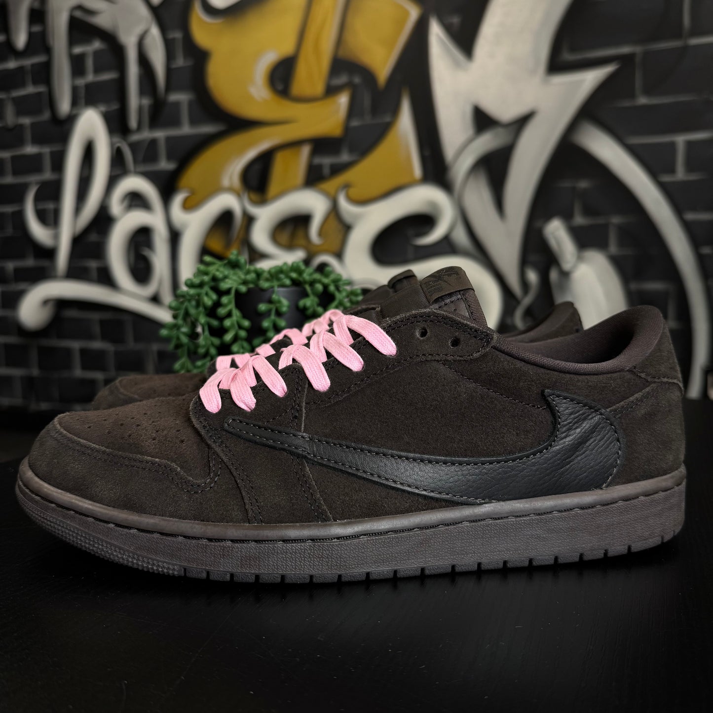 Jordan 1 Low Travis Scott Velvet Brown