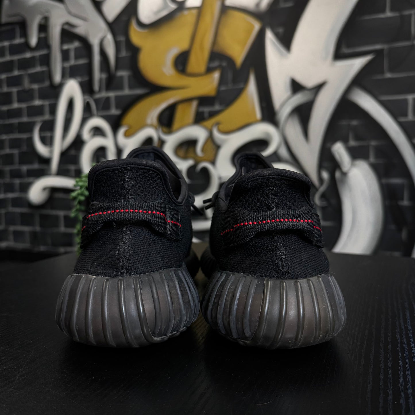 Yeezy 350 V2 Bred