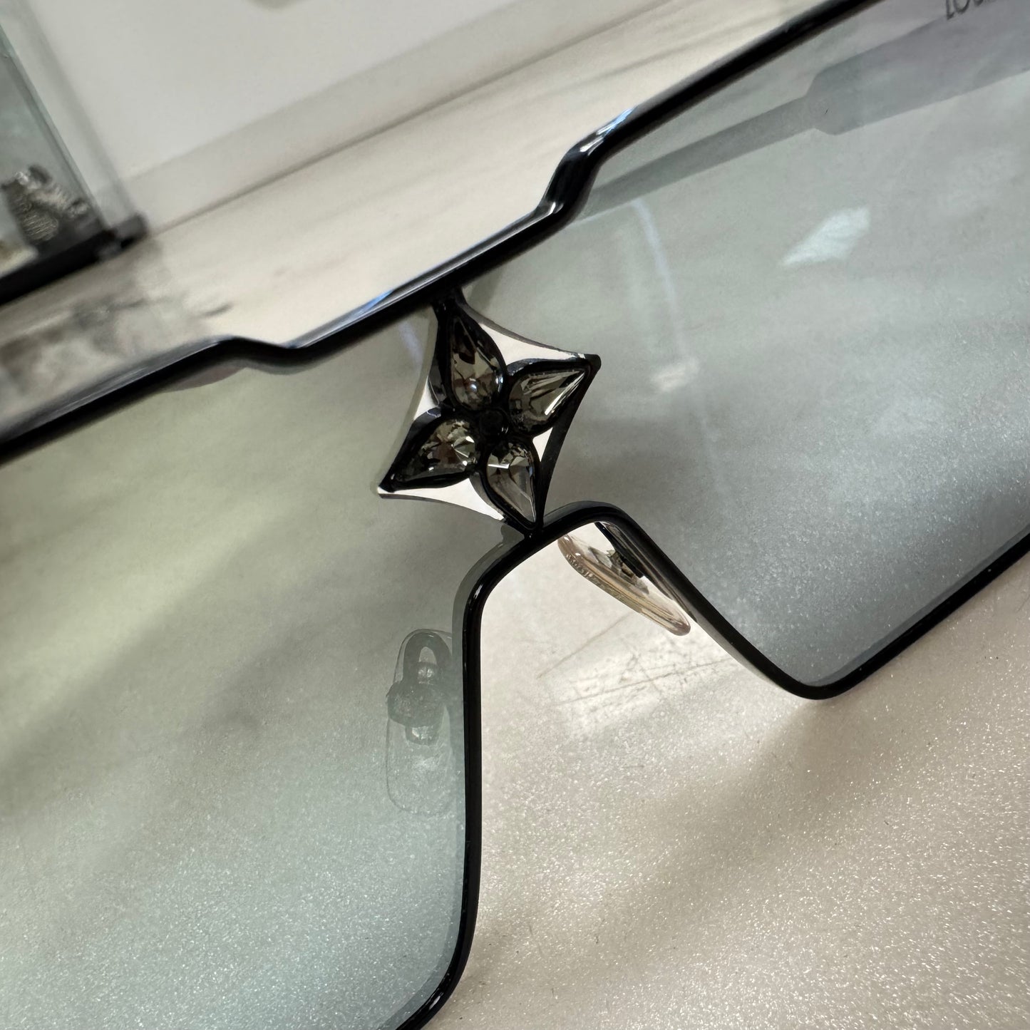 Louis Vuitton Cyclone Metal Sunglasses Black
