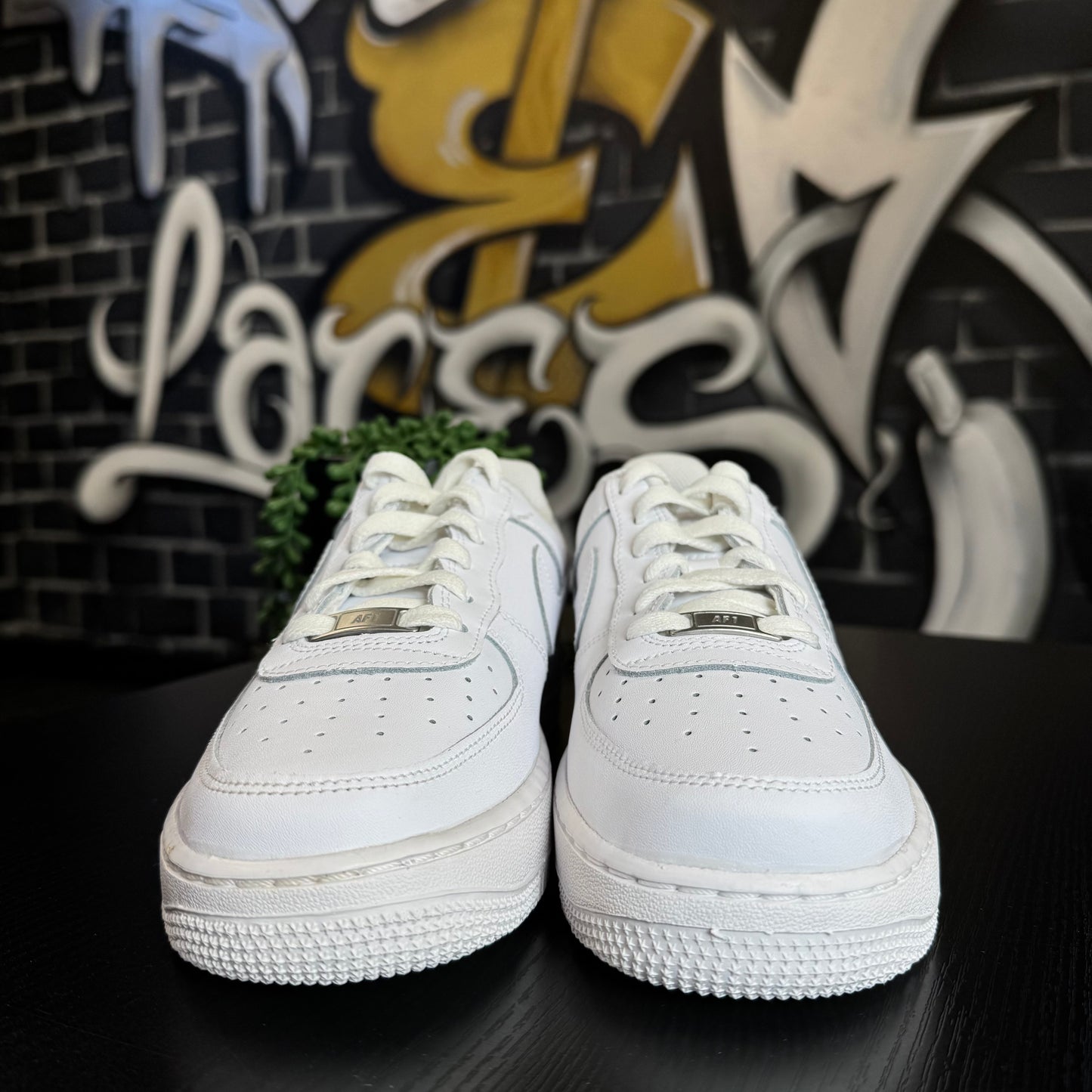 Nike Air Force 1 LE