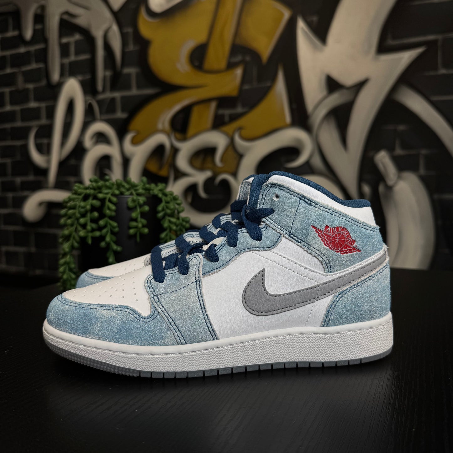 Jordan 1 Mid SE French Blue