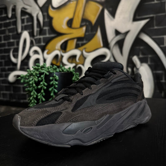 Yeezy 700 V2 Vanta