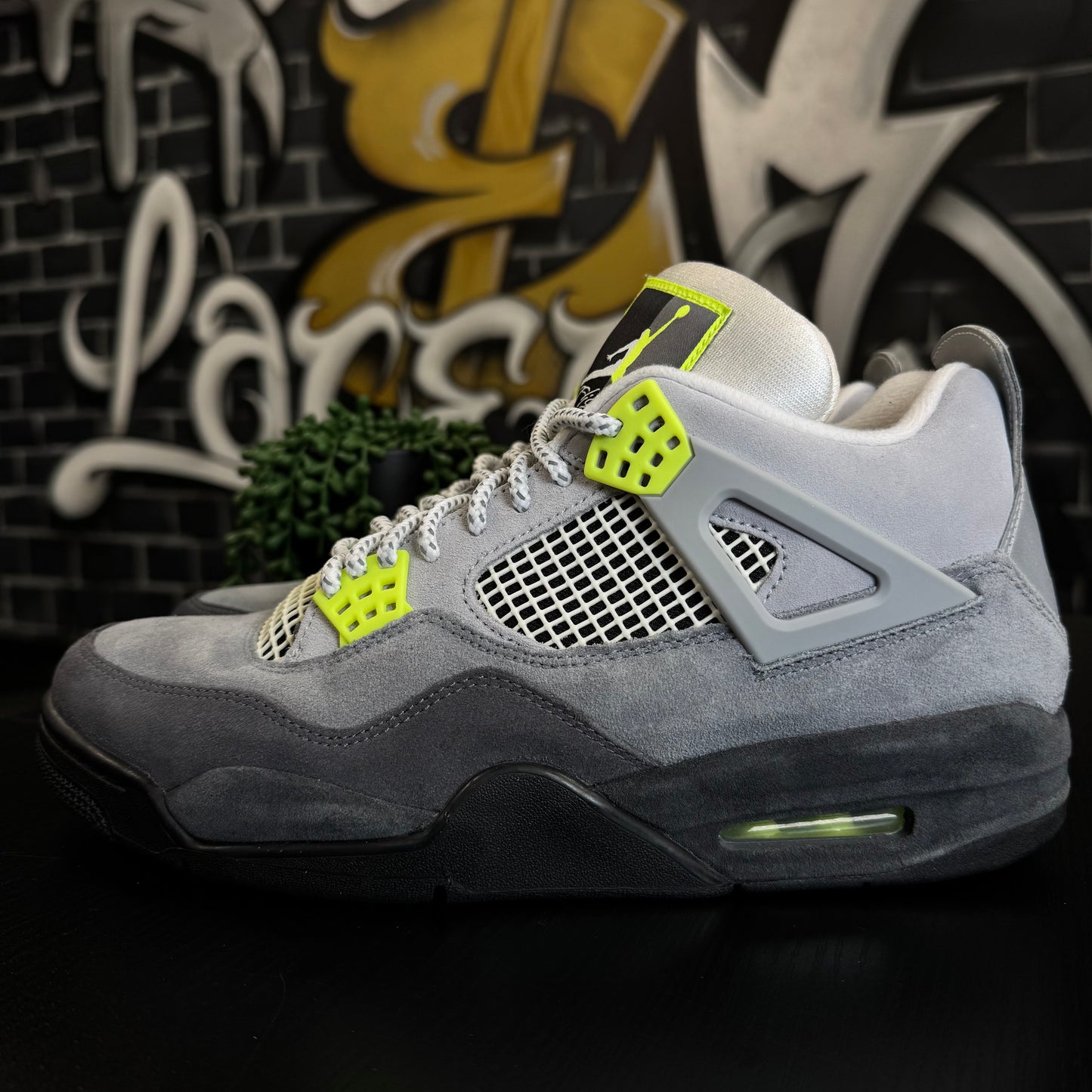 Jordan 4 SE 95 Neon