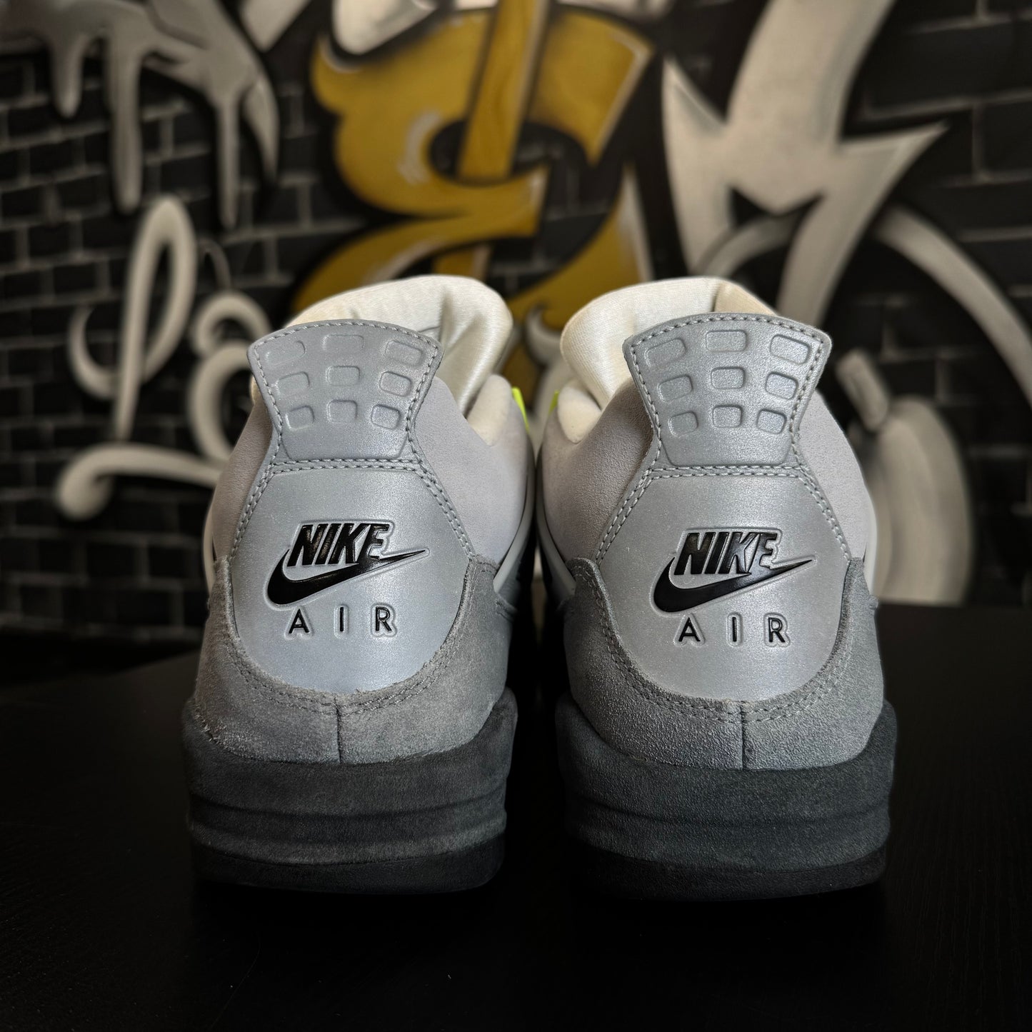 Jordan 4 SE 95 Neon